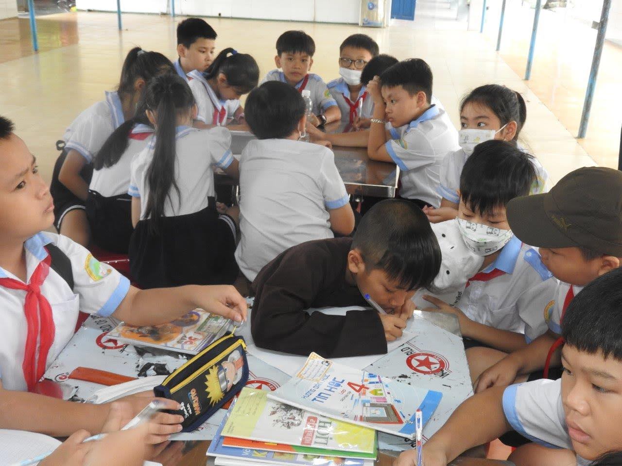 地元フエの水資源について学ぶ：ベトナム