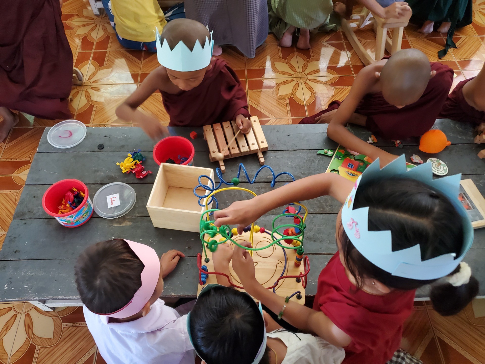 被災地への支援活動－寺子屋学校におもちゃと遊びを届けました：ミャンマー