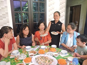 直売所『フエ農家の店』生産者訪問イベントを開催しました：ベトナム