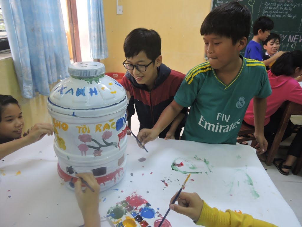 ゴミのポイ捨て問題とゴミ箱づくり：ベトナム